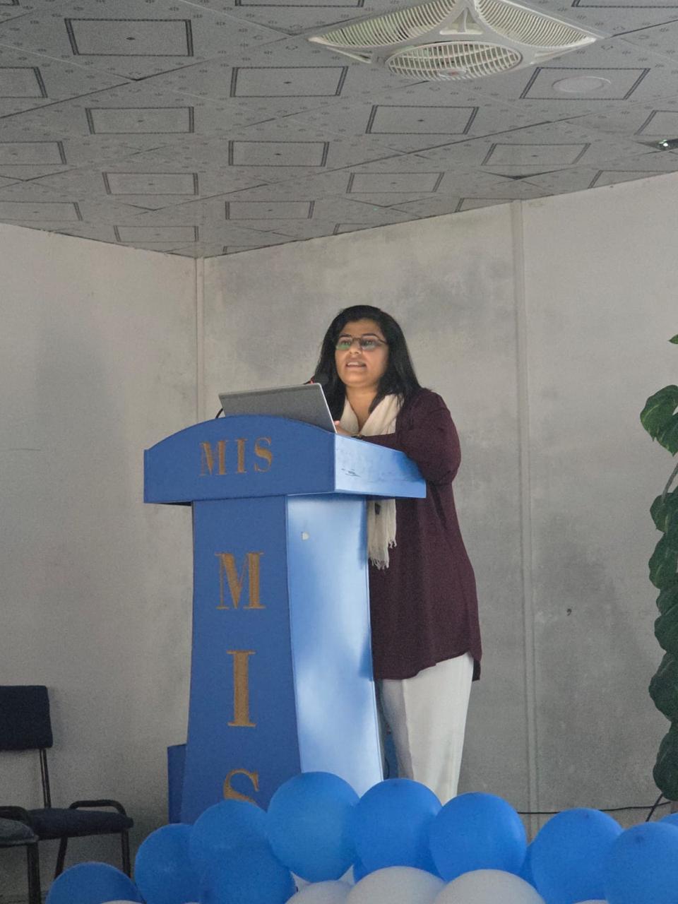 Dr. Saima Naseem speaking at the MIS Institute, Islamabad